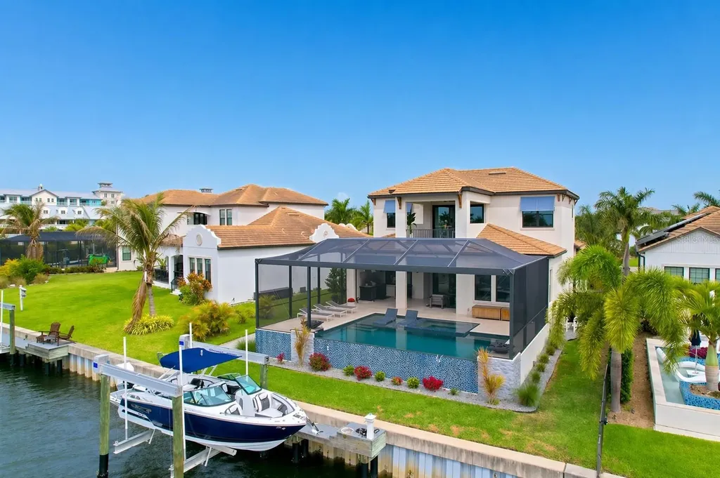 3034 Christophers Watch Lane Ruskin FL 33570