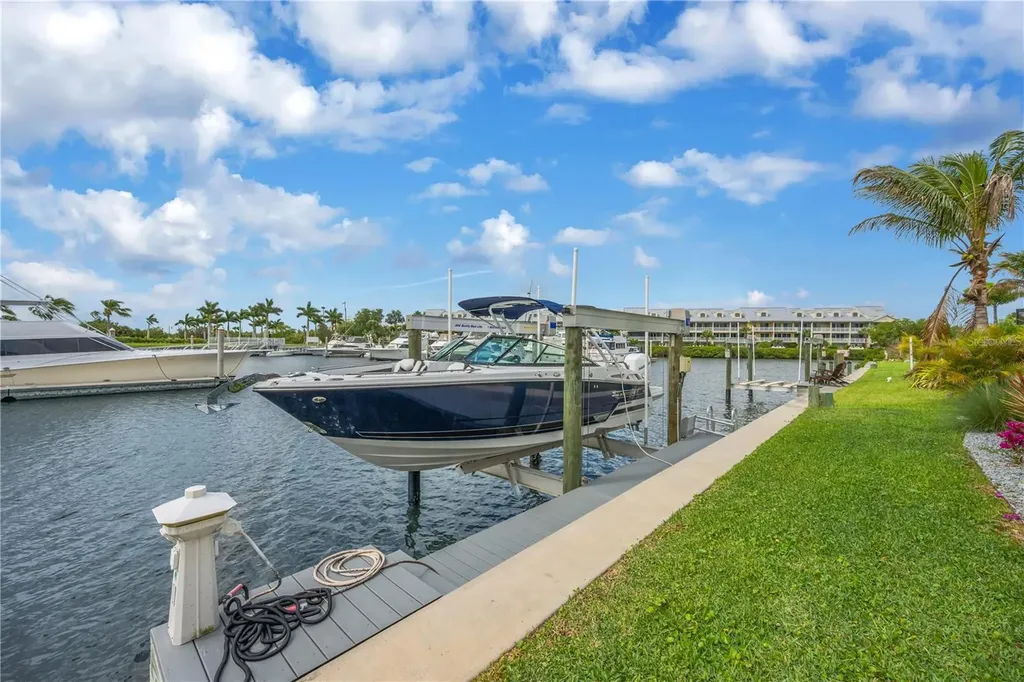 3034 Christophers Watch Lane Ruskin FL 33570