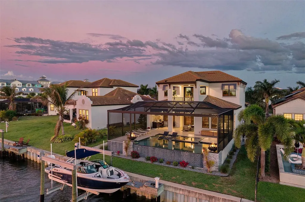 3034 Christophers Watch Lane Ruskin FL 33570