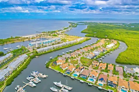 3034 Christophers Watch Lane Ruskin FL 33570