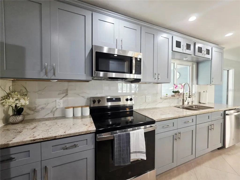 3435 Overlook Drive NE St Petersburg FL 33703