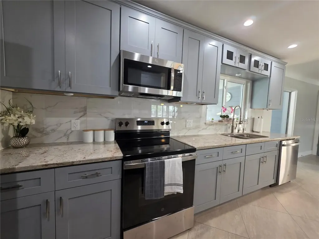 3435 Overlook Drive NE St Petersburg FL 33703