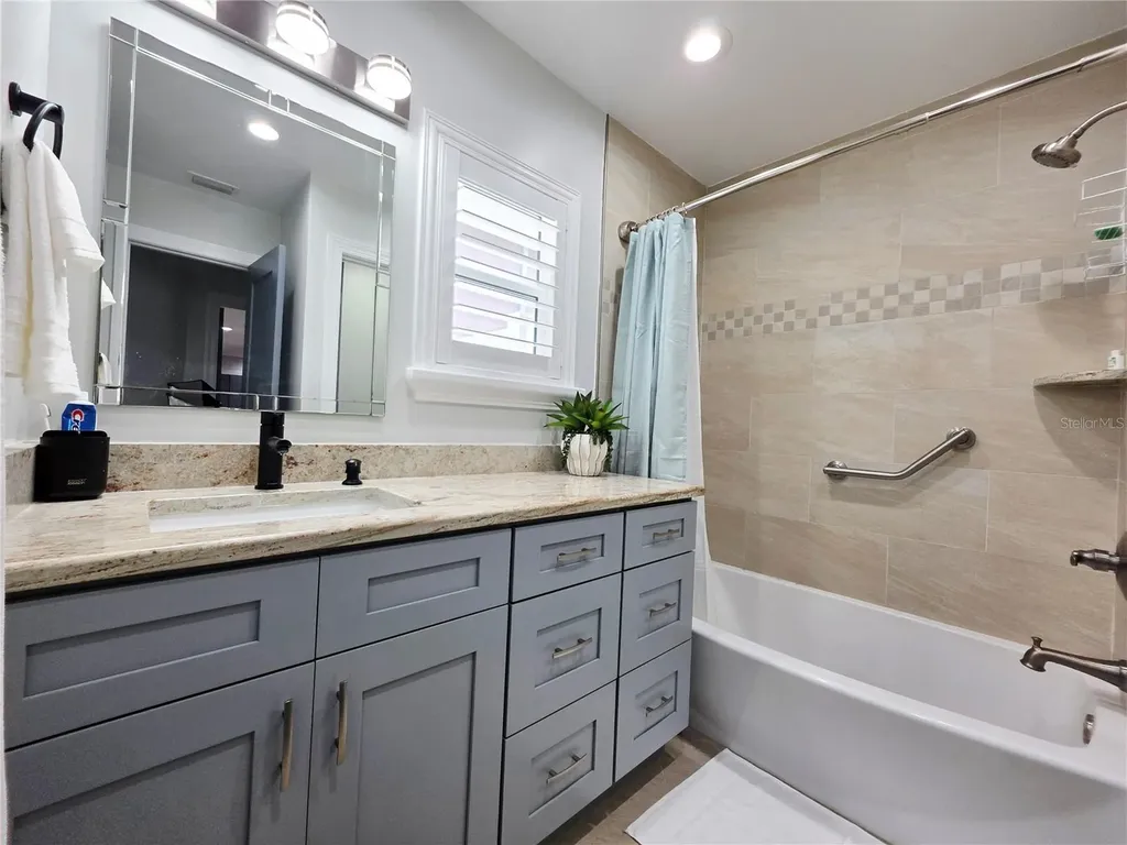 3435 Overlook Drive NE St Petersburg FL 33703