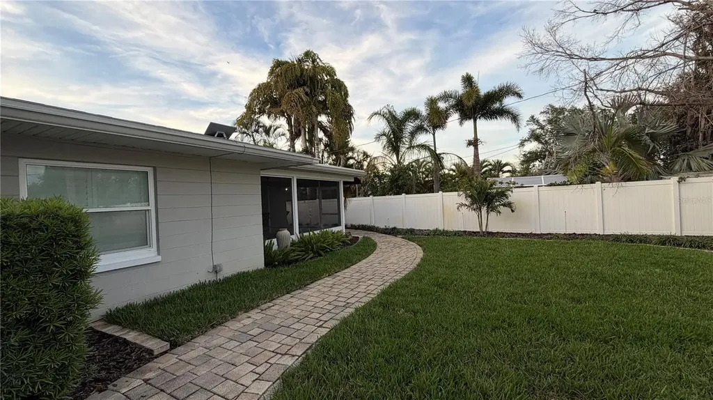 3435 Overlook Drive NE St Petersburg FL 33703