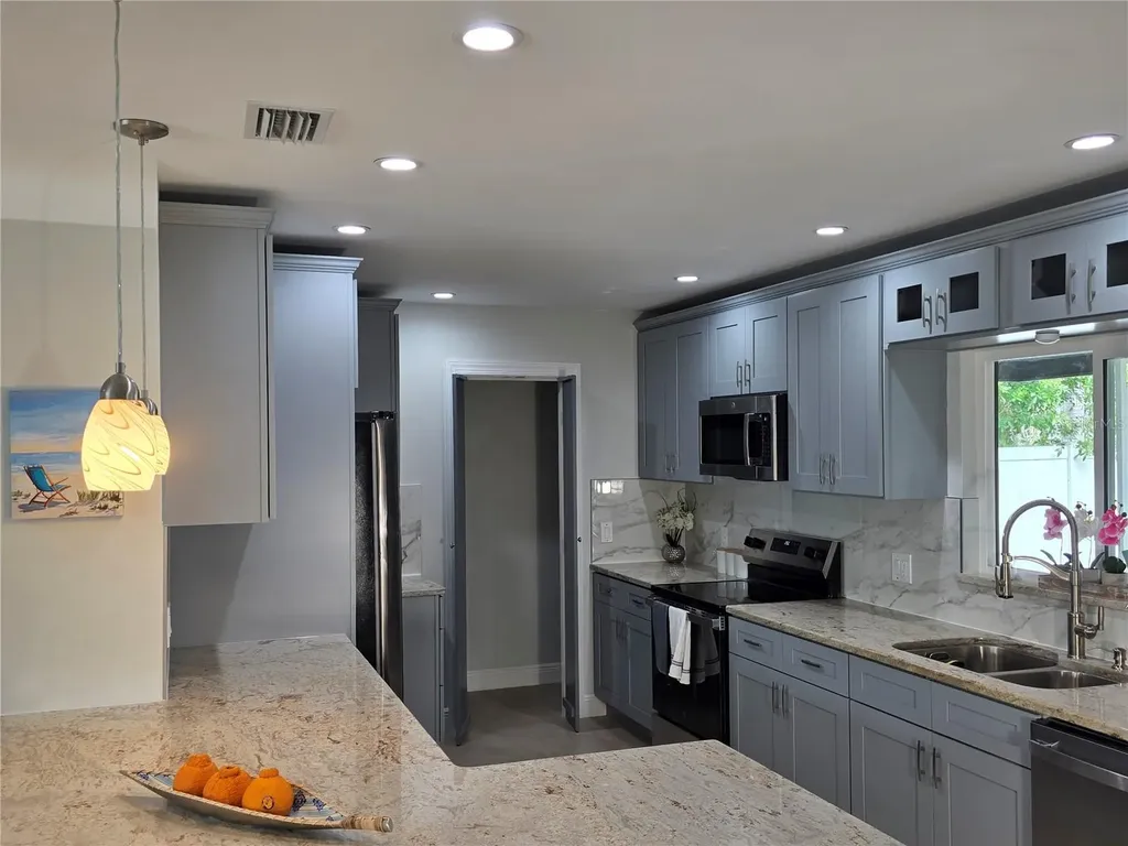 3435 Overlook Drive NE St Petersburg FL 33703