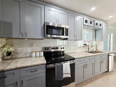 3435 Overlook Drive NE St Petersburg FL 33703