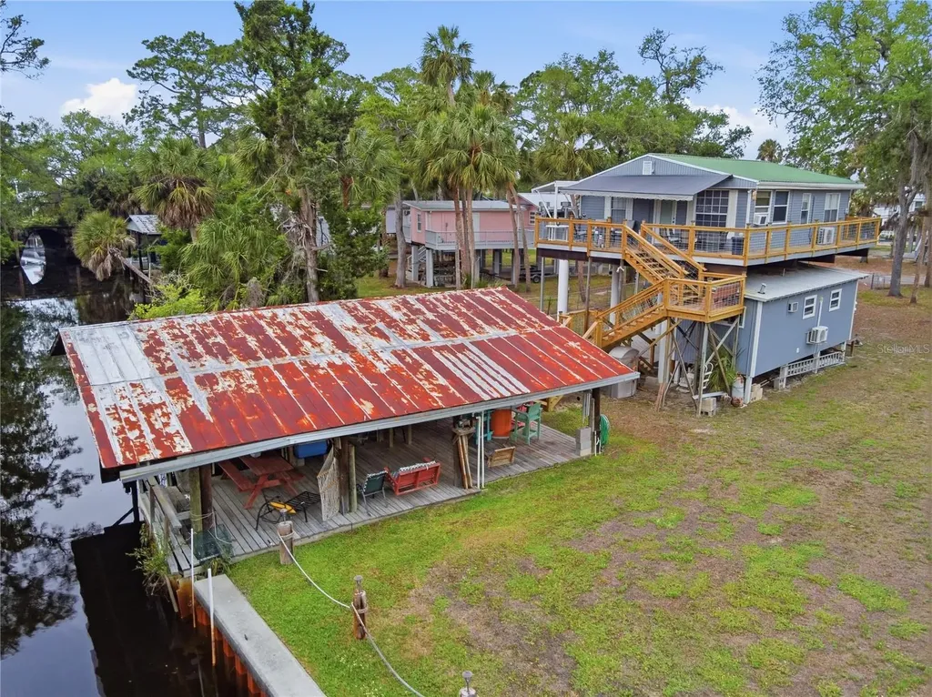 547 SE 205th Street Suwannee FL 32692