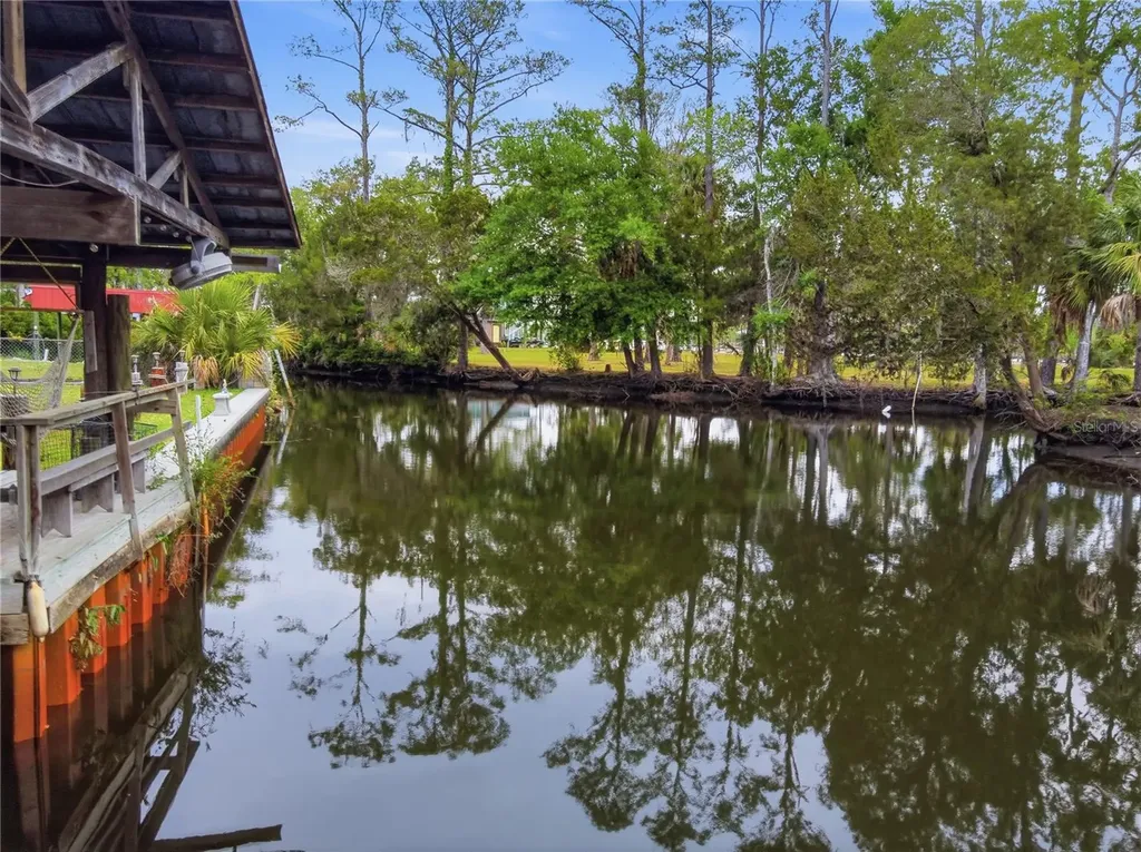 547 SE 205th Street Suwannee FL 32692