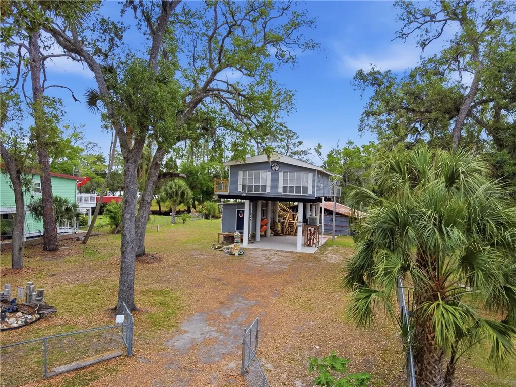 547 SE 205th Street Suwannee FL 32692