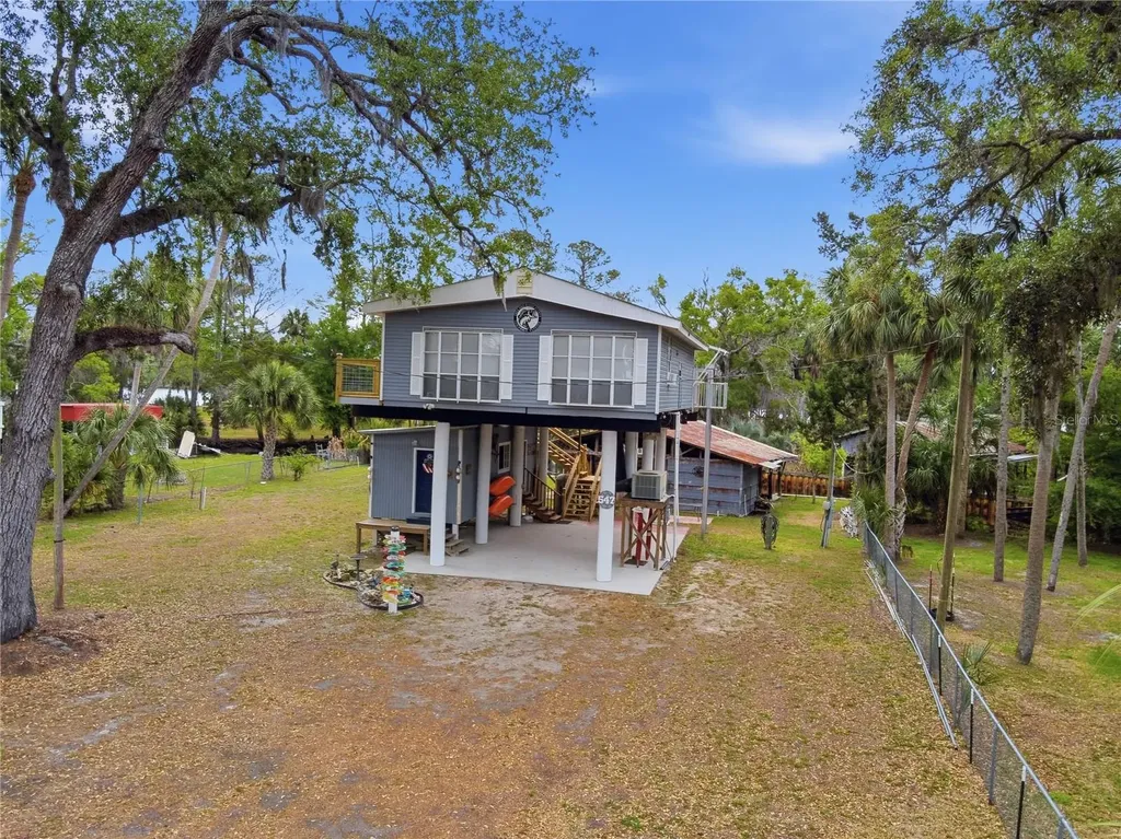 547 SE 205th Street Suwannee FL 32692