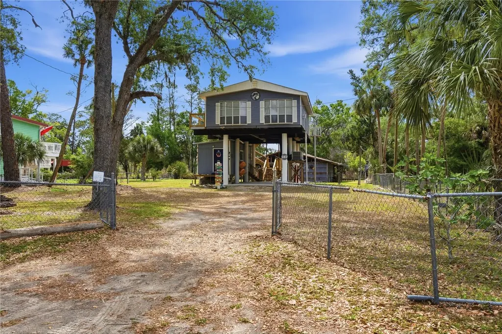 547 SE 205th Street Suwannee FL 32692