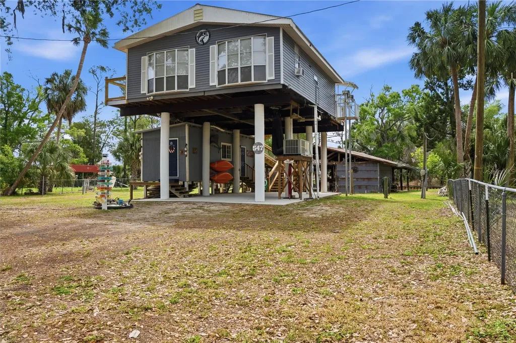 547 SE 205th Street Suwannee FL 32692