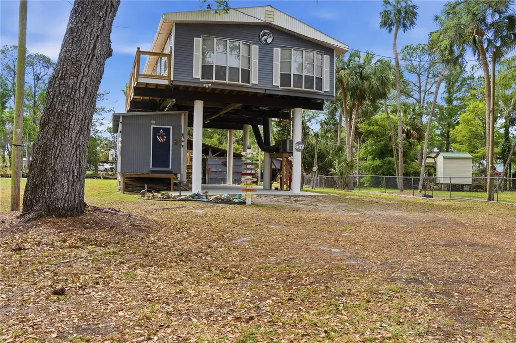 547 SE 205th Street Suwannee FL 32692