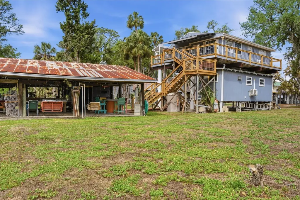 547 SE 205th Street Suwannee FL 32692