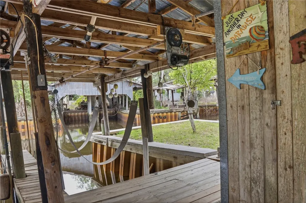 547 SE 205th Street Suwannee FL 32692