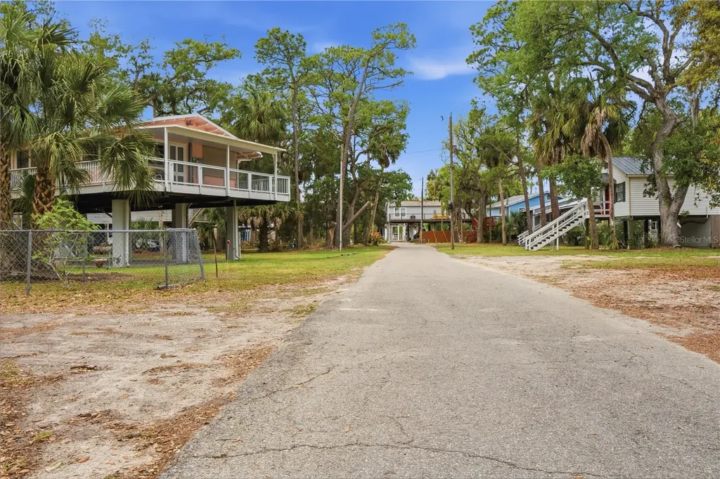 547 SE 205th Street Suwannee FL 32692