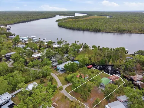 547 SE 205th Street Suwannee FL 32692