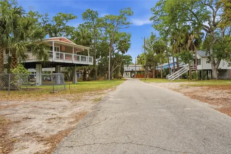 547 SE 205th Street Suwannee FL 32692