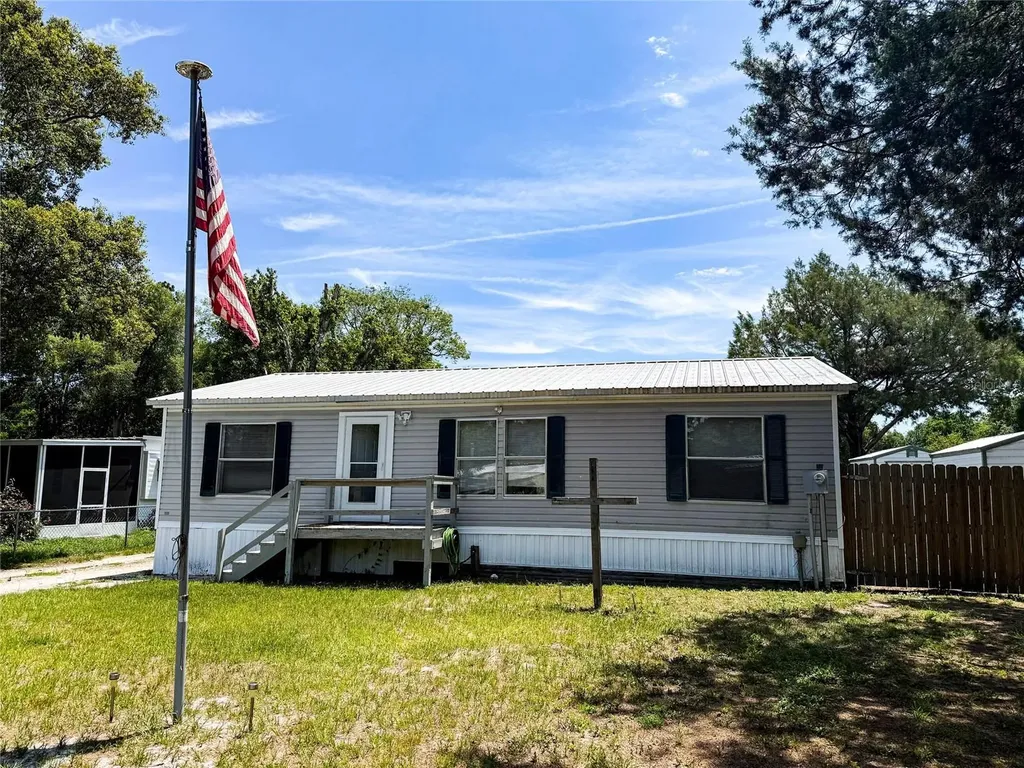 104 Waterway Avenue Satsuma FL 32189