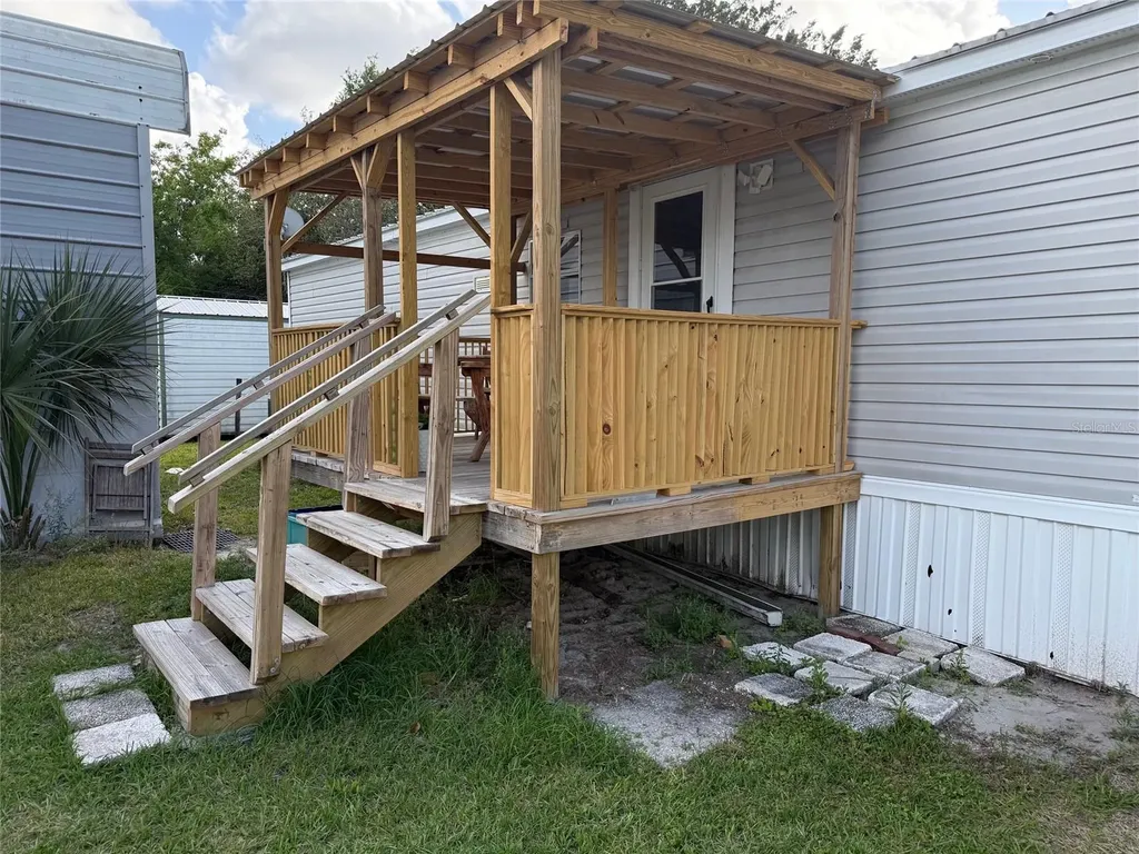 104 Waterway Avenue Satsuma FL 32189