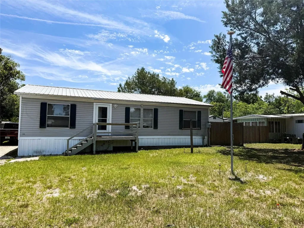 104 Waterway Avenue Satsuma FL 32189
