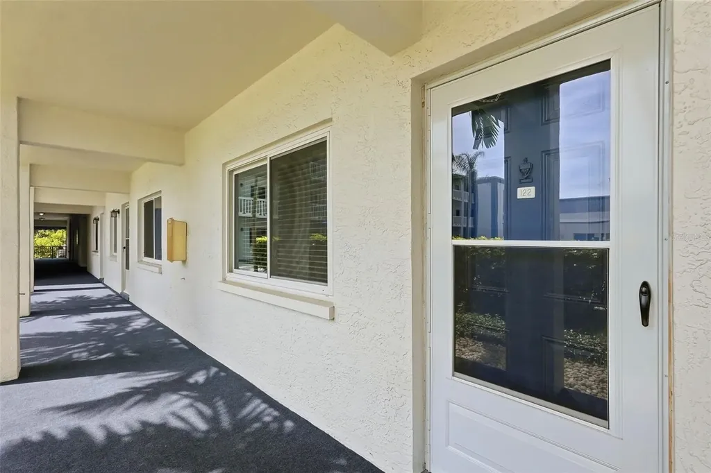 350 79th Avenue N St Petersburg FL 33702