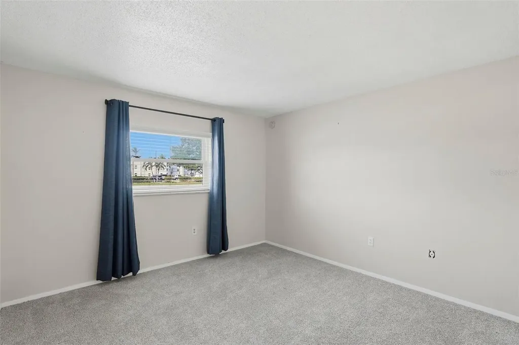 350 79th Avenue N St Petersburg FL 33702