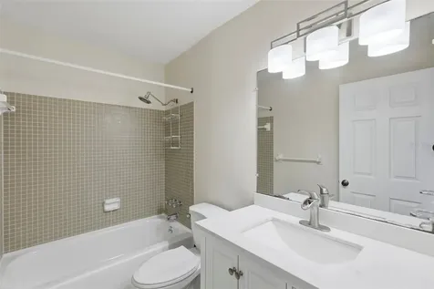 350 79th Avenue N St Petersburg FL 33702