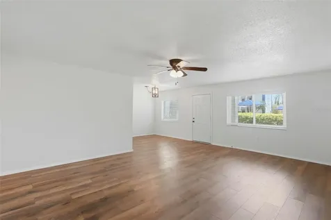 350 79th Avenue N St Petersburg FL 33702