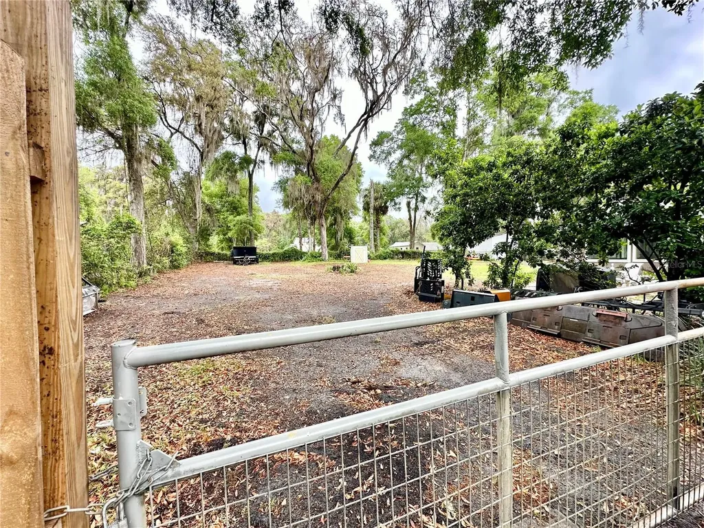 4251 NE 138th Place Anthony FL 32617