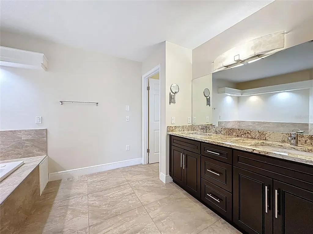 6846 Lake View Drive Yalaha FL 34797