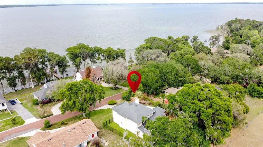6846 Lake View Drive Yalaha FL 34797