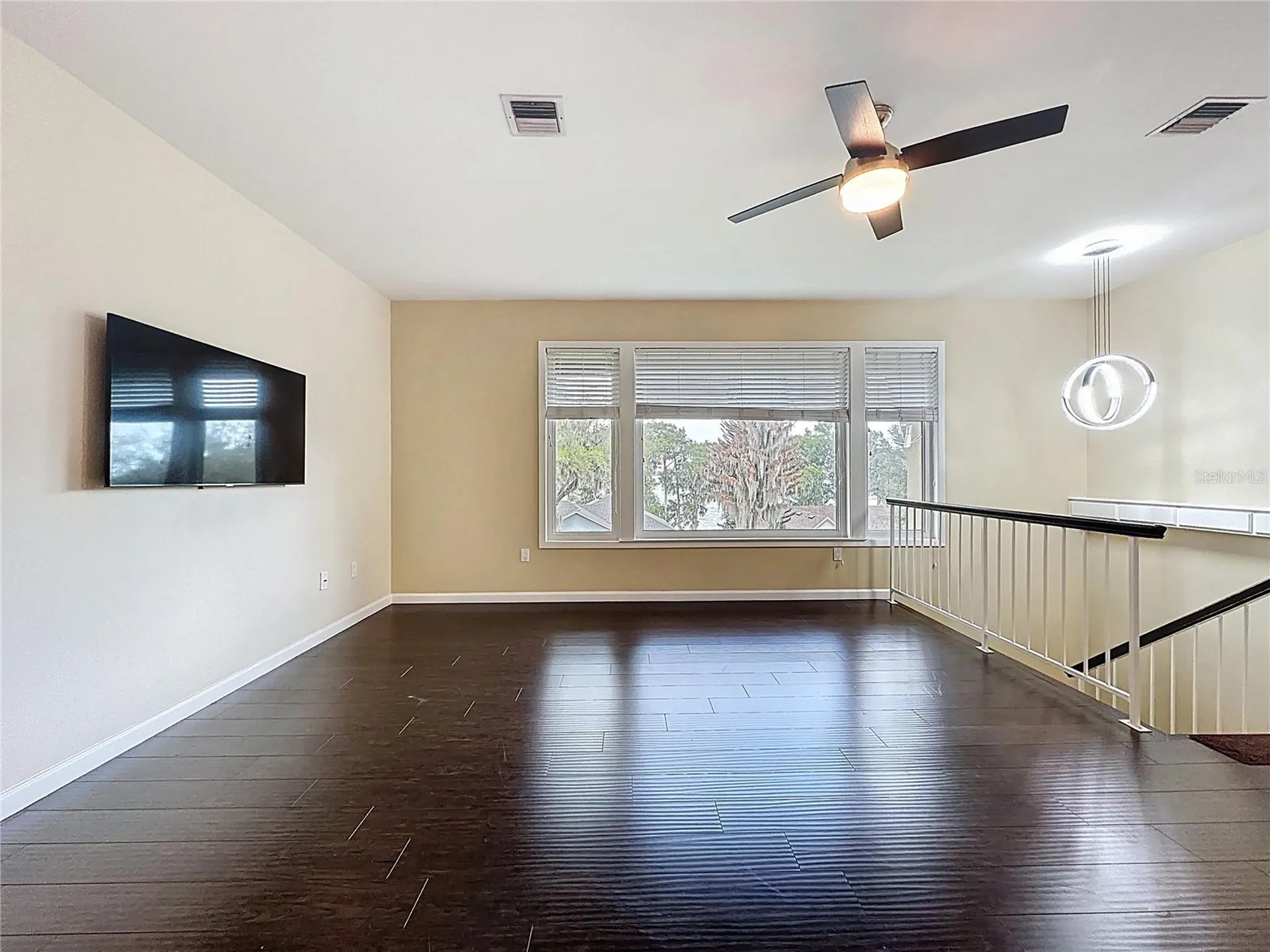 6846 Lake View Drive Yalaha FL 34797