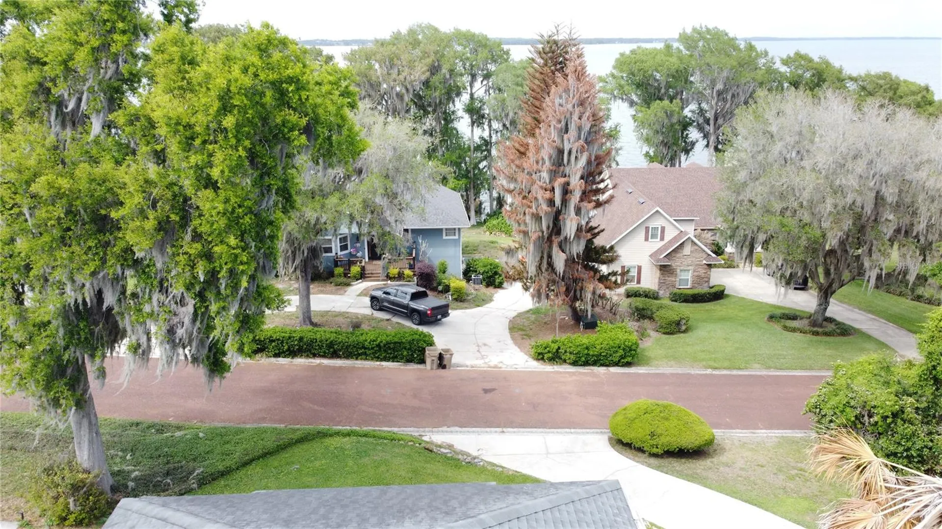 6846 Lake View Drive Yalaha FL 34797