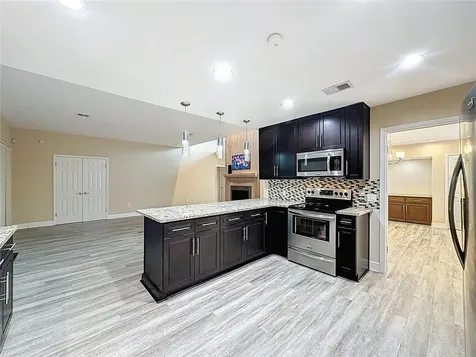 6846 Lake View Drive Yalaha FL 34797