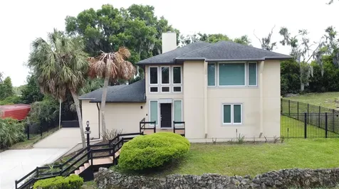 6846 Lake View Drive Yalaha FL 34797