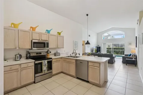 148 Grosvenor Loop Davenport FL 33897