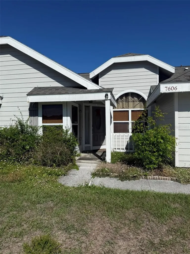 7606 37th Street Circle E Sarasota FL 34243