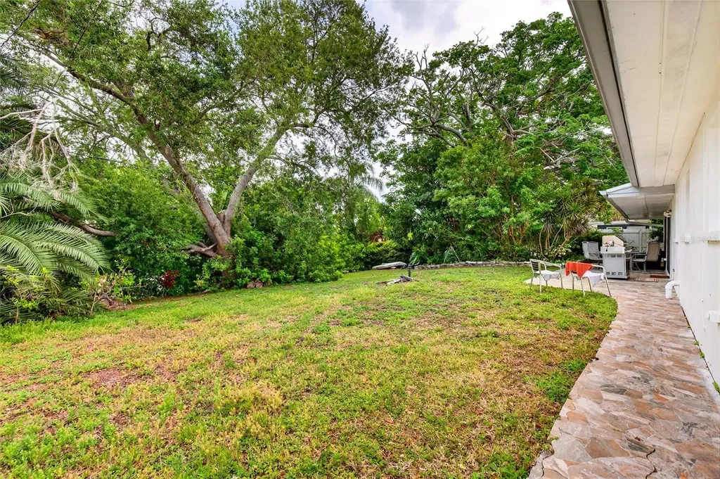 1565 S Evergreen Avenue Clearwater FL 33756