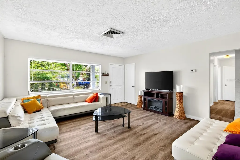 1565 S Evergreen Avenue Clearwater FL 33756