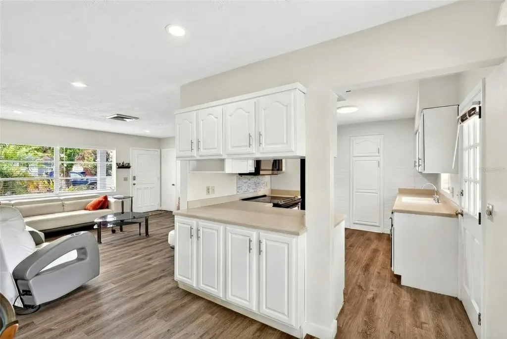 1565 S Evergreen Avenue Clearwater FL 33756