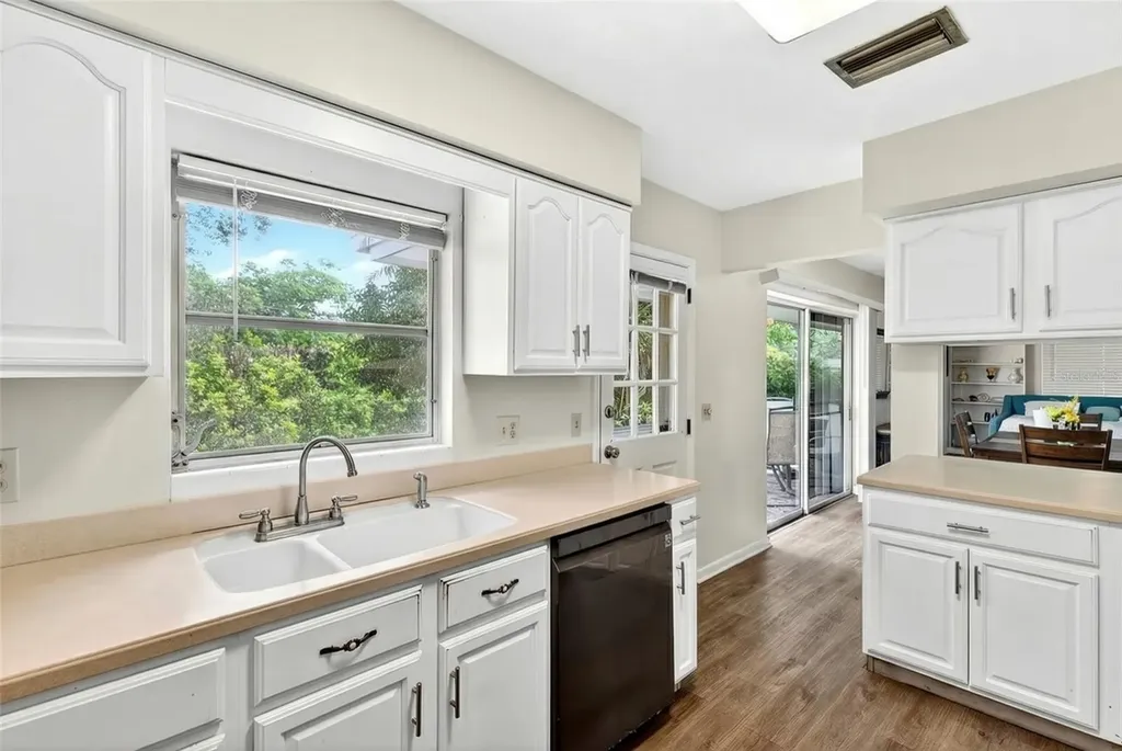 1565 S Evergreen Avenue Clearwater FL 33756