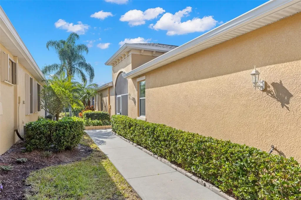 2346 Oakley Green Drive Sun City Center FL 33573