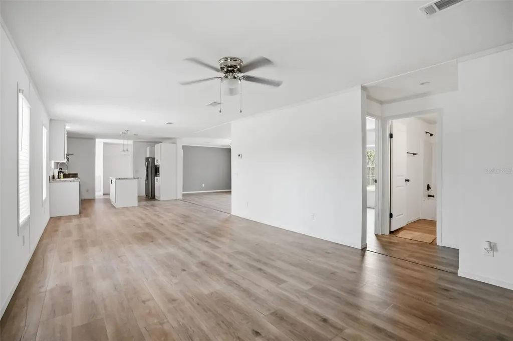 9533 Round Lake Drive Weeki Wachee FL 34613