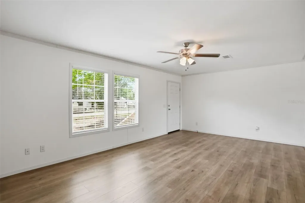 9533 Round Lake Drive Weeki Wachee FL 34613