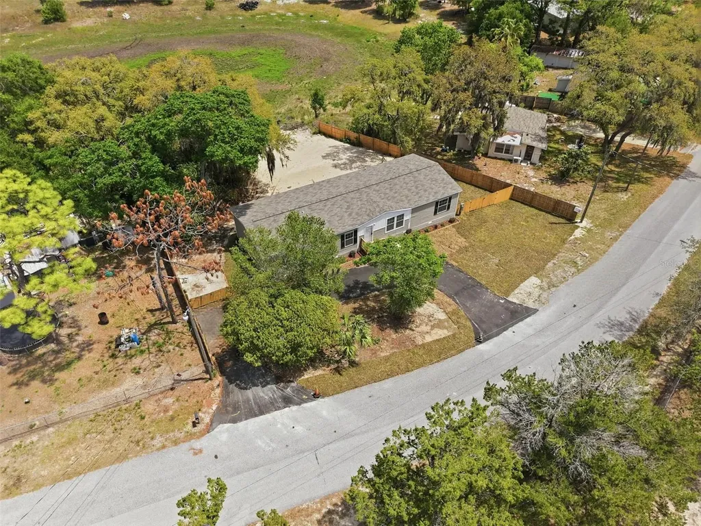 9533 Round Lake Drive Weeki Wachee FL 34613