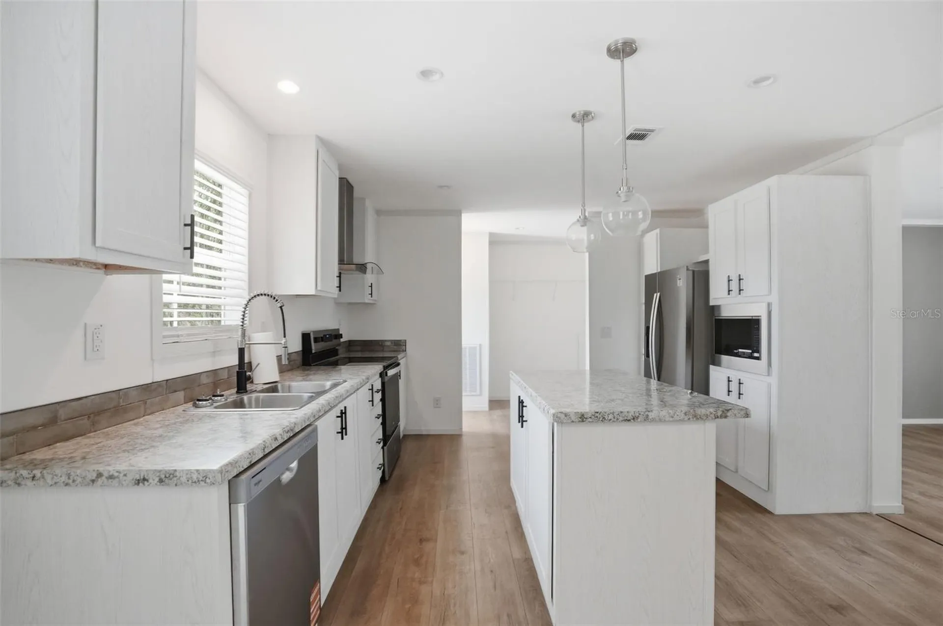 9533 Round Lake Drive Weeki Wachee FL 34613