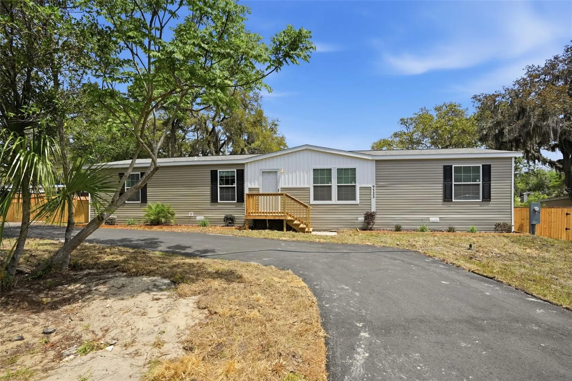 9533 Round Lake Drive Weeki Wachee FL 34613