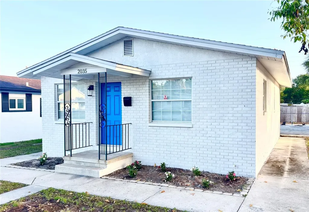2035 36th Avenue N St Petersburg FL 33713