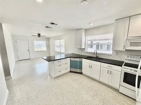 2035 36th Avenue N St Petersburg FL 33713